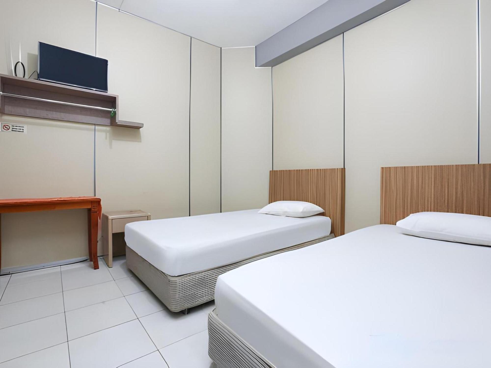 Spot On 89796 D'Noor Budget Inn Кота Бару Екстериор снимка