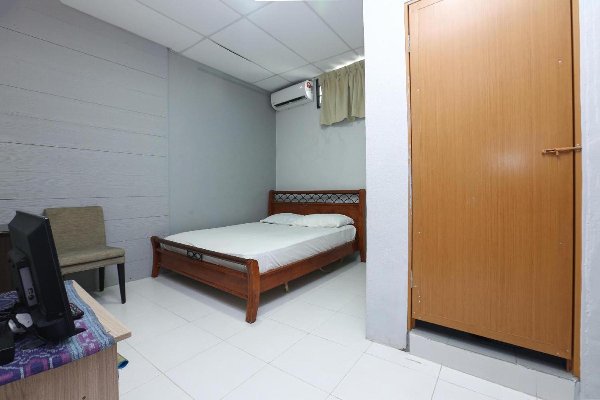 Spot On 89796 D'Noor Budget Inn Кота Бару Екстериор снимка