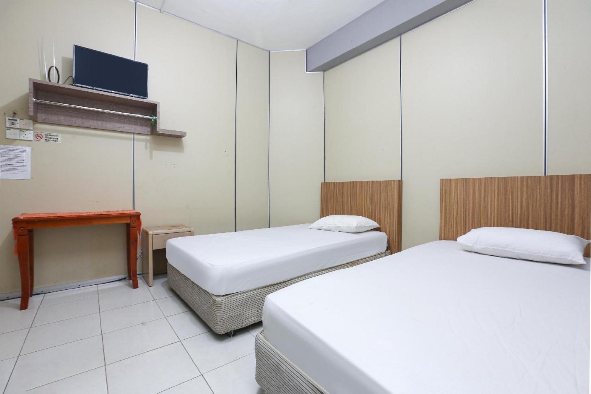 Spot On 89796 D'Noor Budget Inn Кота Бару Екстериор снимка