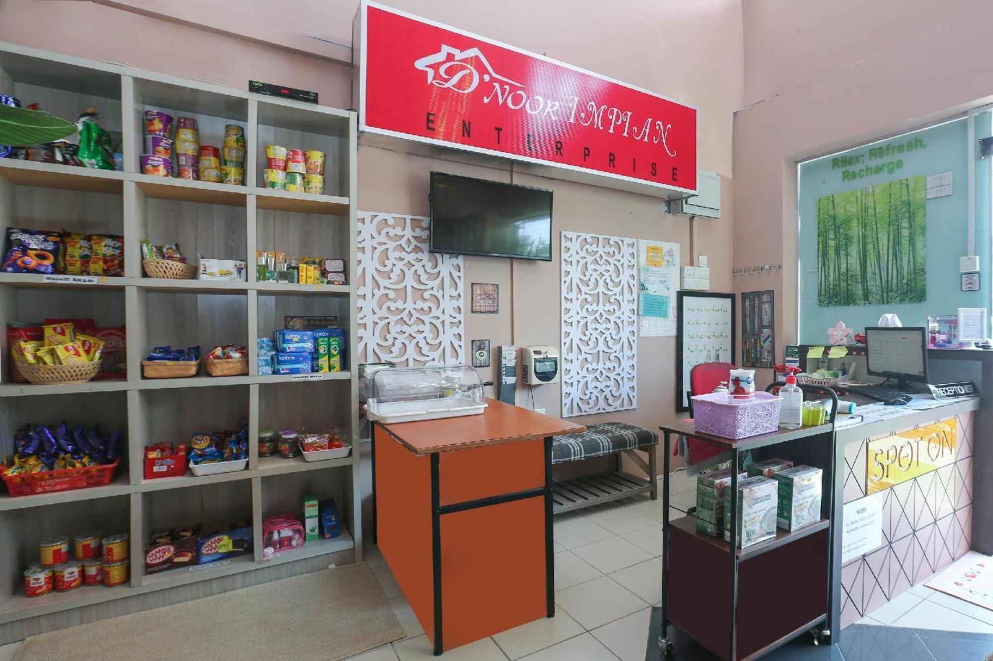 Spot On 89796 D'Noor Budget Inn Кота Бару Екстериор снимка