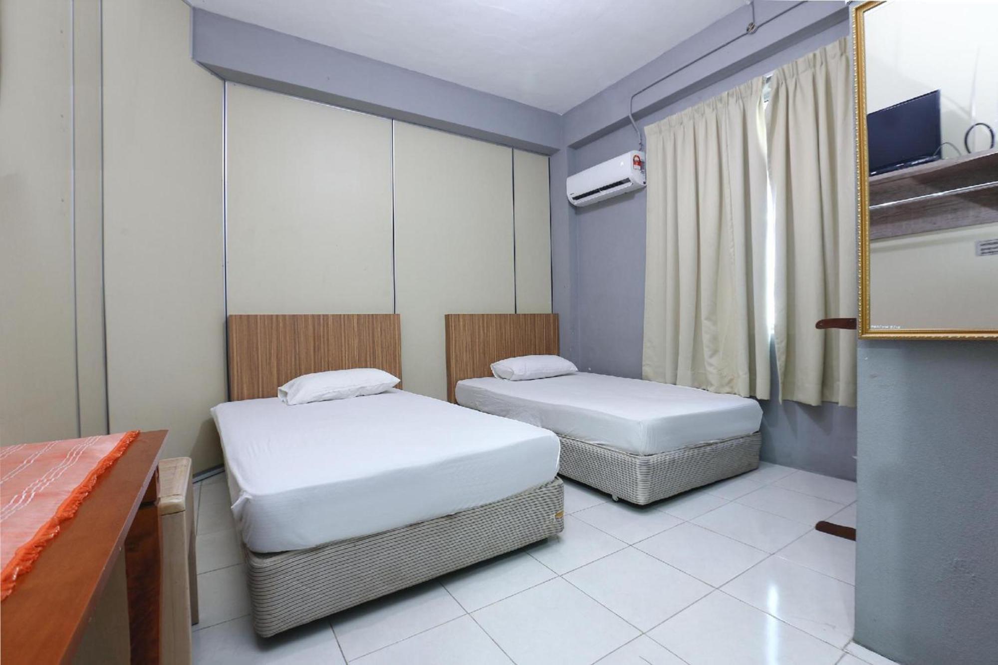 Spot On 89796 D'Noor Budget Inn Кота Бару Екстериор снимка