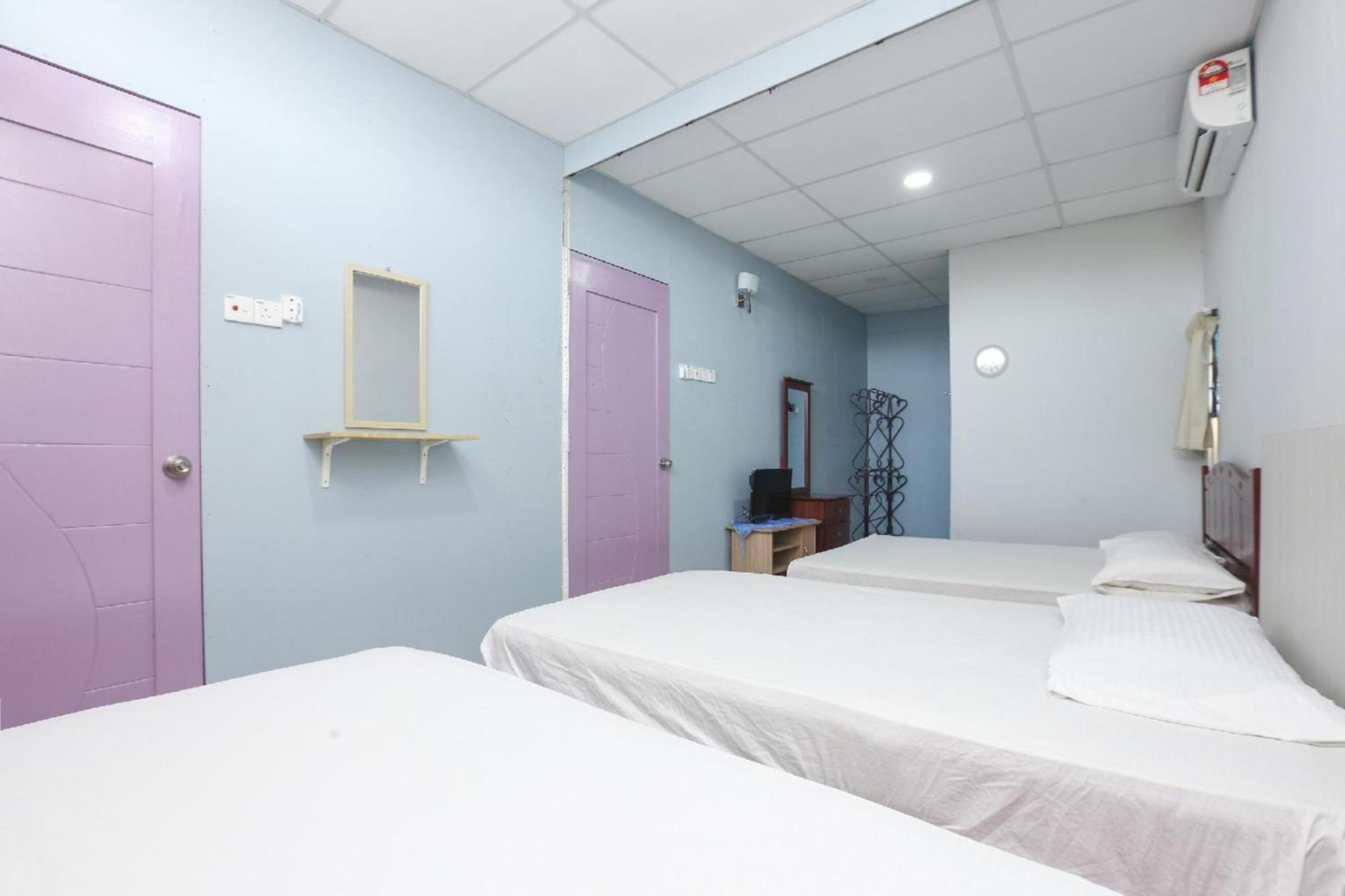 Spot On 89796 D'Noor Budget Inn Кота Бару Екстериор снимка